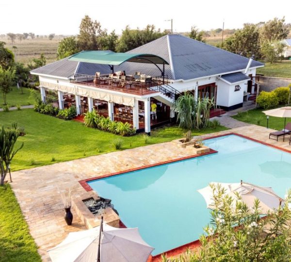 MOYONI AIRPORT LODGE Pool