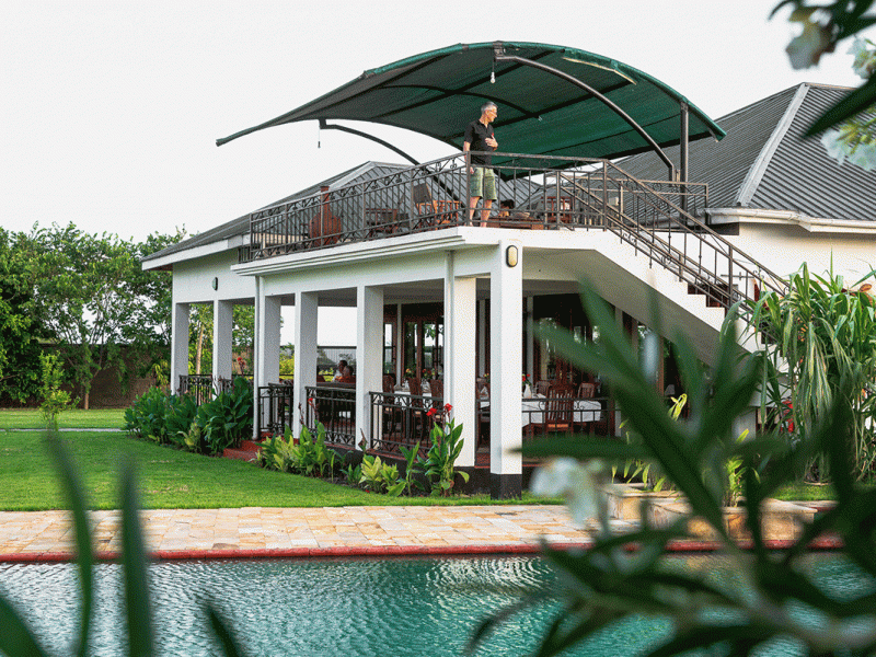 MOYONI AIRPORT LODGE terrasse-2